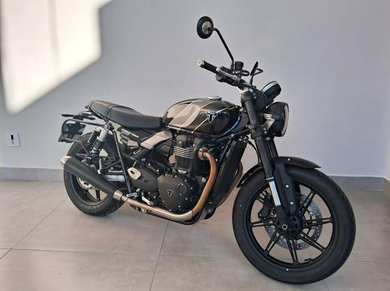 TRIUMPH SPEED TWIN 900 TRIUMPH SPEED TWIN 900
